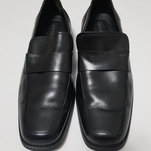 Calvin Klein men size 8 slip on dress shoes.